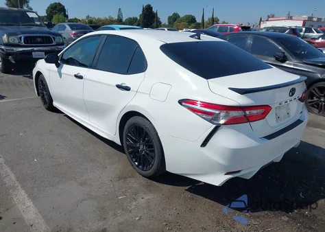 2020 Toyota Camry Se Nightshade Edition z USA, uszkodzony, nr VIN 4T1G11AK7LU323925